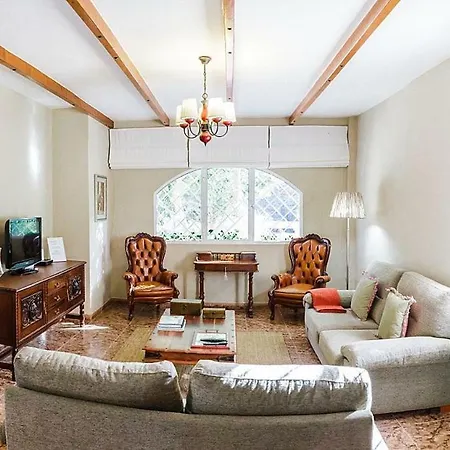 Time To Experience Country house *